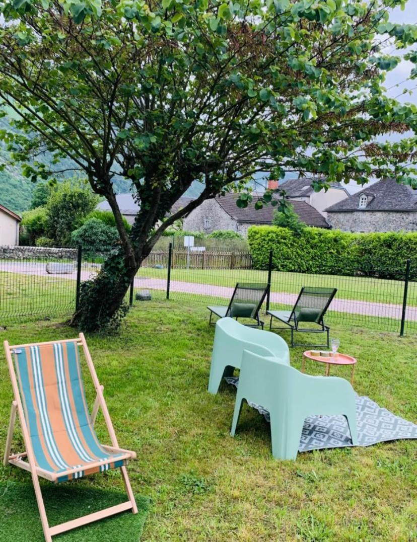 La Suite Unique - Le Jardin Sur Les Pyrenees- Vue Panoramique Montagne -Jardin Cloture Prive De 100M2-Parking-Linge De Lit Et Serviettes Compris- Bielle Экстерьер фото